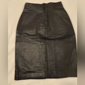 Wilson black leather skirt size 8 Preloved